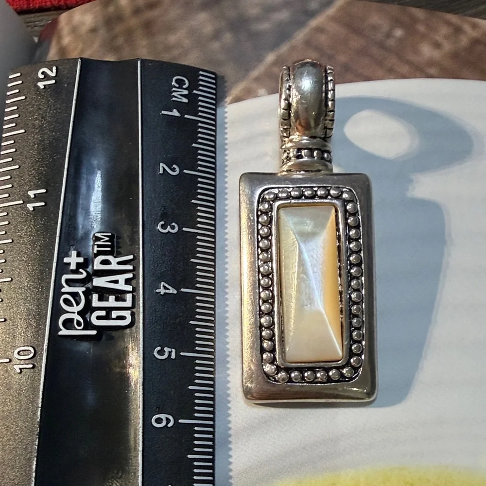 Vintage Silver tone Rectangular Pendant - - Picture 3 of 5